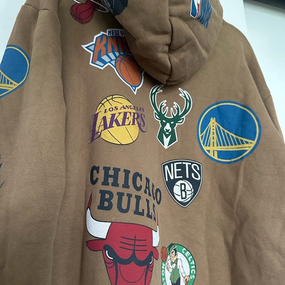 Hollister Brown NBA Hoodie - Picture 8 of 10